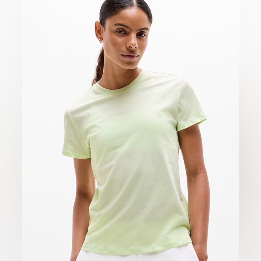 Athleta Green Short Sleeve Tee